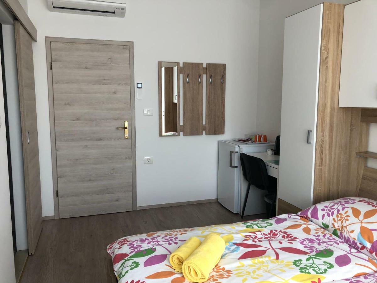 Apartments & Rooms Nardin Изола Екстериор снимка