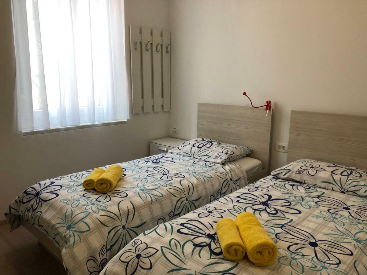 Apartments & Rooms Nardin Изола Екстериор снимка